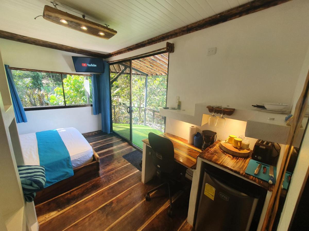 Hotel Glamping Tomaselli Manuel Antonio Exteriér fotografie